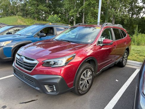 Certified 2022 Subaru Outback Premium AWD/4WD image 3