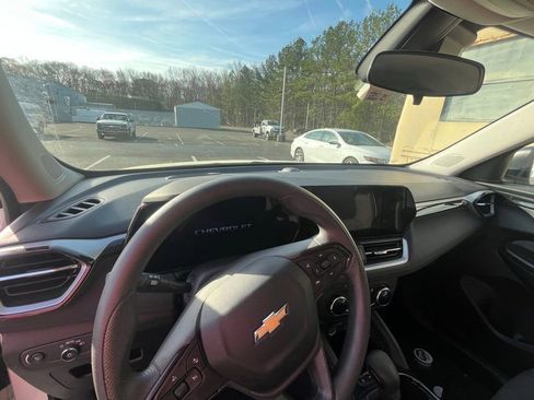Used 2024 Chevrolet TrailBlazer LS w/ LS Convenience Package image 10