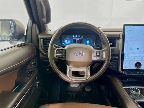 Used 2023 Ford Expedition King Ranch RWD image 3