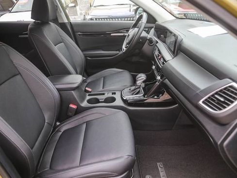 Certified 2024 Kia Seltos SX w/ SX Sunroof Package AWD/4WD image 17