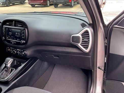 Certified 2022 Kia Soul LX w/ Technology Package image 15