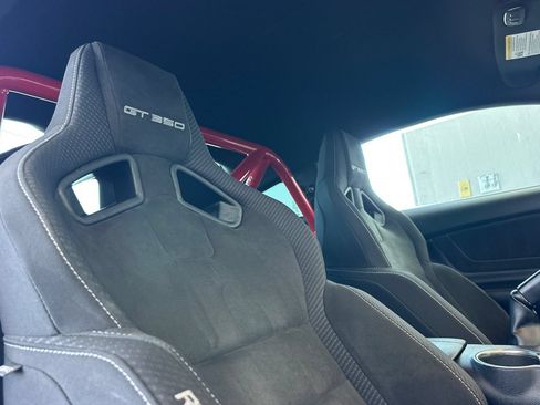 Used 2018 Ford Mustang Shelby GT350 w/ Electronics Package RWD image 18