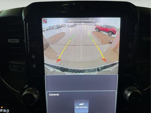 Used 2025 RAM 1500 Laramie AWD/4WD image 18