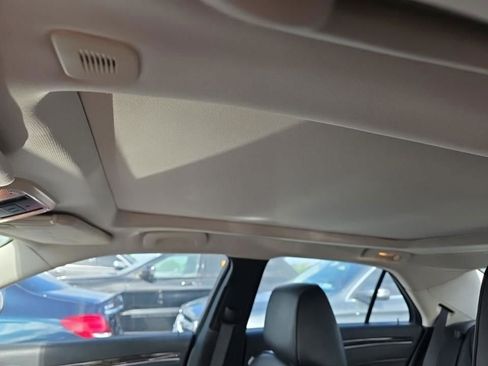 Used 2020 Chrysler 300 Limited AWD/4WD image 10