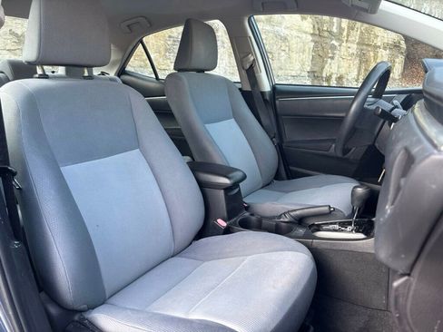 Used 2016 Toyota Corolla image 12