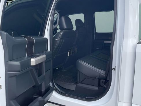 Used 2022 Ford F250 Lariat w/ Lariat Value Package AWD/4WD image 12