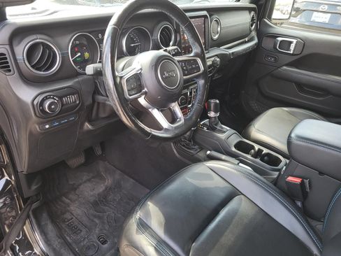 Used 2021 Jeep Wrangler Unlimited Rubicon 4xe w/ Cold Weather Group AWD/4WD image 21