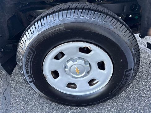 Used 2015 Chevrolet Colorado W/T RWD image 11