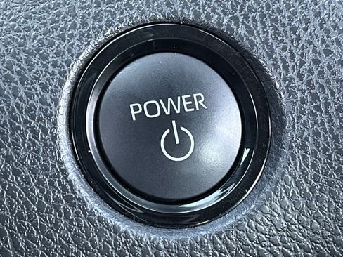Used 2025 Toyota Camry SE FWD image 19