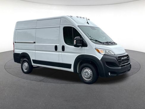Used 2025 RAM ProMaster 2500 w/ Convenience Group FWD image 8