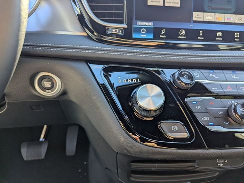 New 2026 Chrysler Pacifica Select image 16