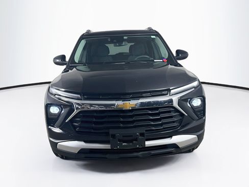 Used 2025 Chevrolet TrailBlazer LT FWD image 3