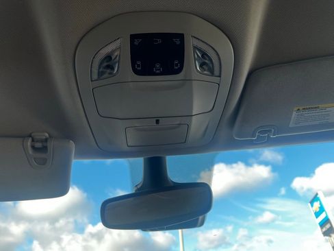 Used 2023 Chrysler Pacifica Touring-L FWD image 41