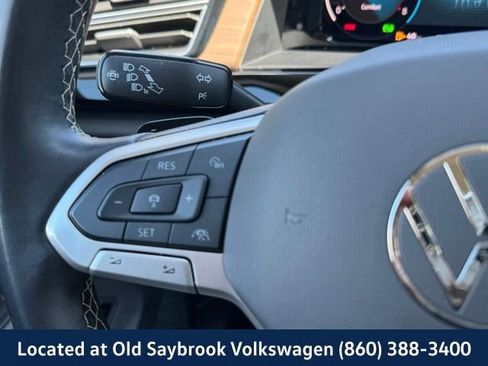 Used 2024 Volkswagen Atlas SE AWD/4WD image 43