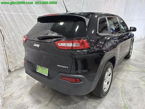 Used 2017 Jeep Cherokee Sport w/ Safety Group AWD/4WD image 8