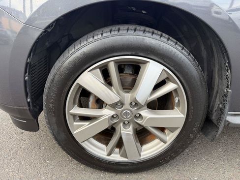 Used 2014 Nissan Pathfinder Platinum AWD/4WD image 8