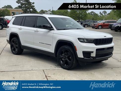 Certified 2025 Jeep Grand Cherokee L Altitude AWD/4WD image 1
