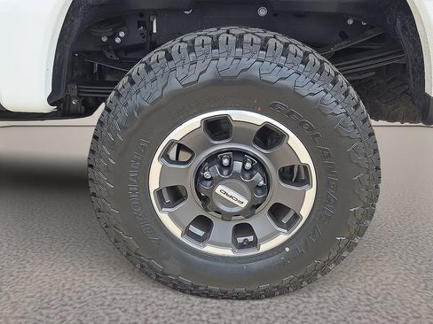 Used 2024 Ford F250 Platinum w/ Tremor Off-Road Package AWD/4WD image 8