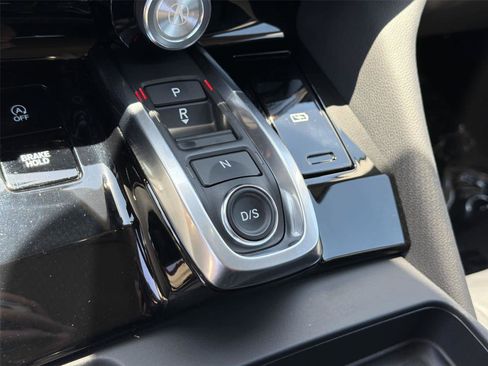 Used 2025 Acura MDX SH-AWD image 19