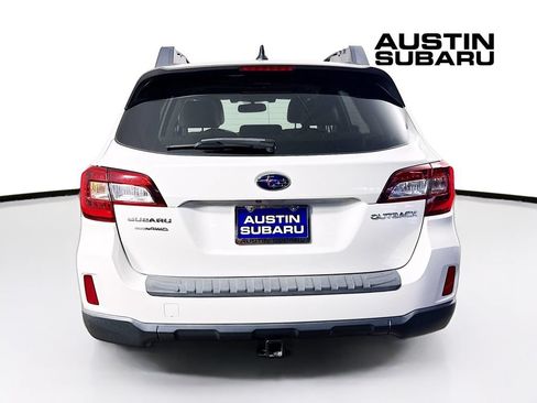 Used 2016 Subaru Outback 2.5i Limited AWD/4WD image 6