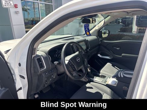 Used 2022 Nissan Frontier SV w/ Technology Package image 4