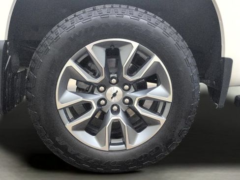 Used 2025 Chevrolet Silverado 1500 RST AWD/4WD image 28