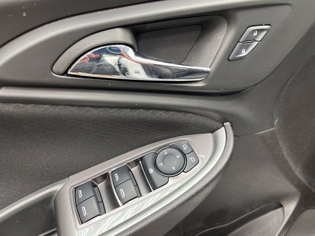 Used 2025 Chevrolet Malibu LT FWD image 30