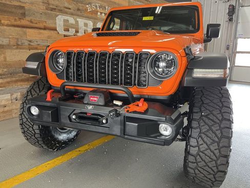 Used 2025 Jeep Gladiator Mojave w/ Convenience Group image 15