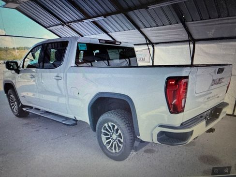 Used 2022 GMC Sierra 1500 AT4 AWD/4WD image 4