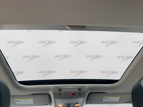 Certified 2025 Volkswagen Jetta SEL FWD image 21
