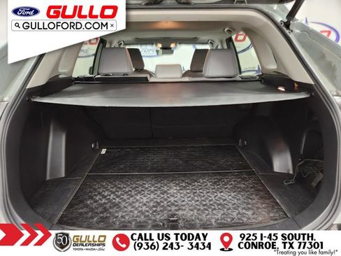 Used 2021 Toyota RAV4 XLE Premium image 11