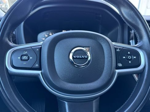 Used 2021 Volvo XC60 T6 Momentum image 25