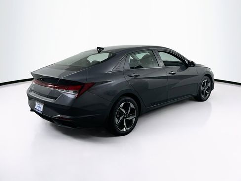 Used 2023 Hyundai Elantra SEL w/ Convenience Package image 5