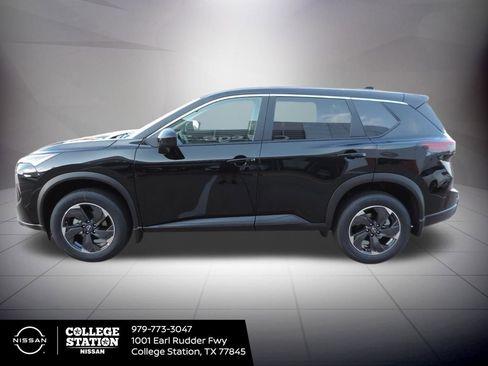 New 2026 Nissan Rogue SV image 7