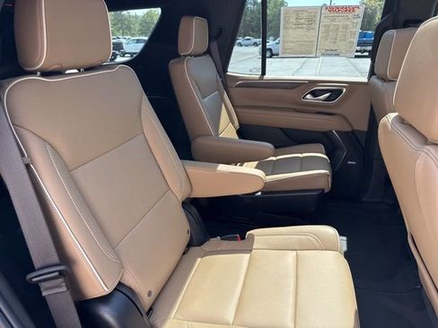 Used 2024 Chevrolet Tahoe Premier w/ Premium Package image 33