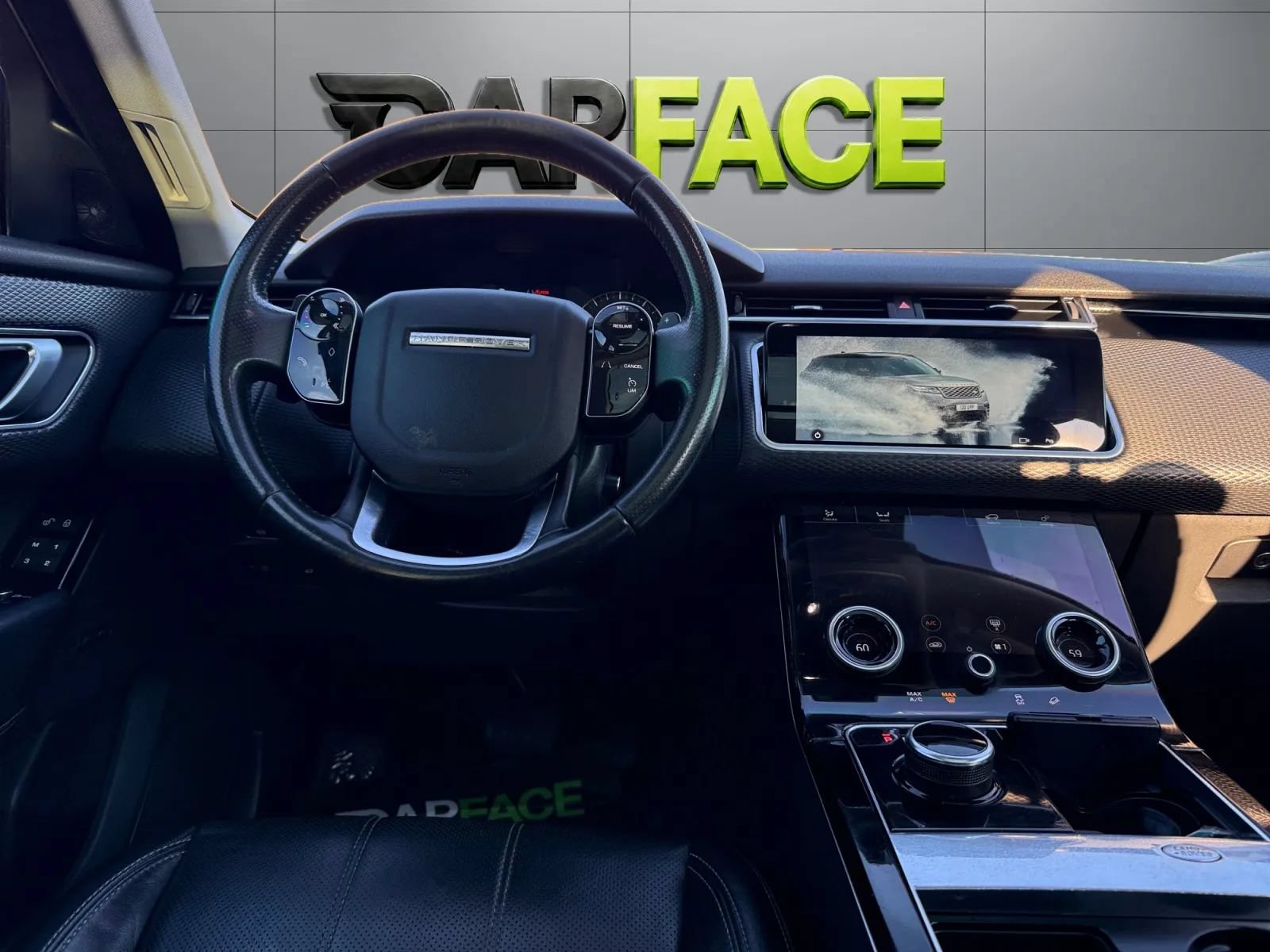 Used 2020 Land Rover Range Rover Velar S AWD/4WD image 25