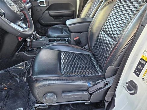 Used 2023 Jeep Wrangler Unlimited Rubicon image 16