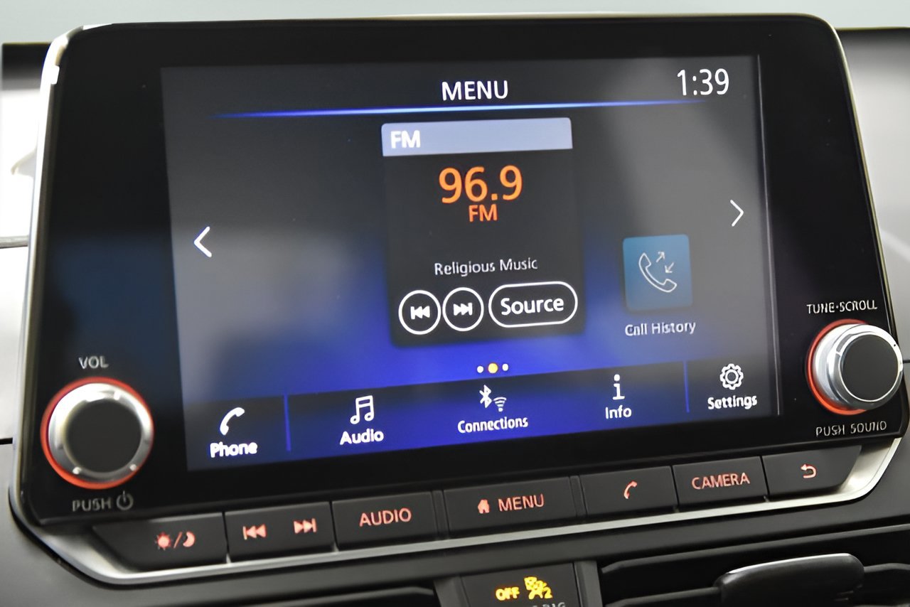 Used 2024 Nissan Altima 2.5 SV FWD image 18