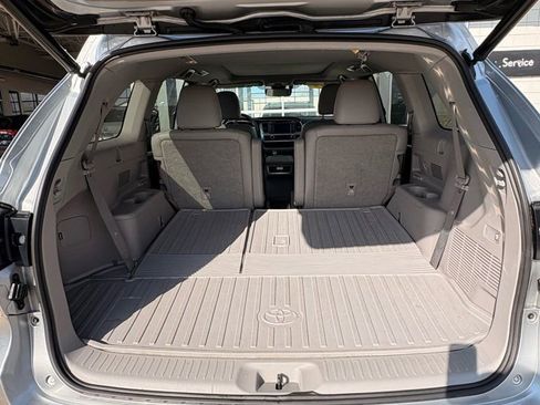Used 2019 Toyota Highlander Limited Platinum image 15