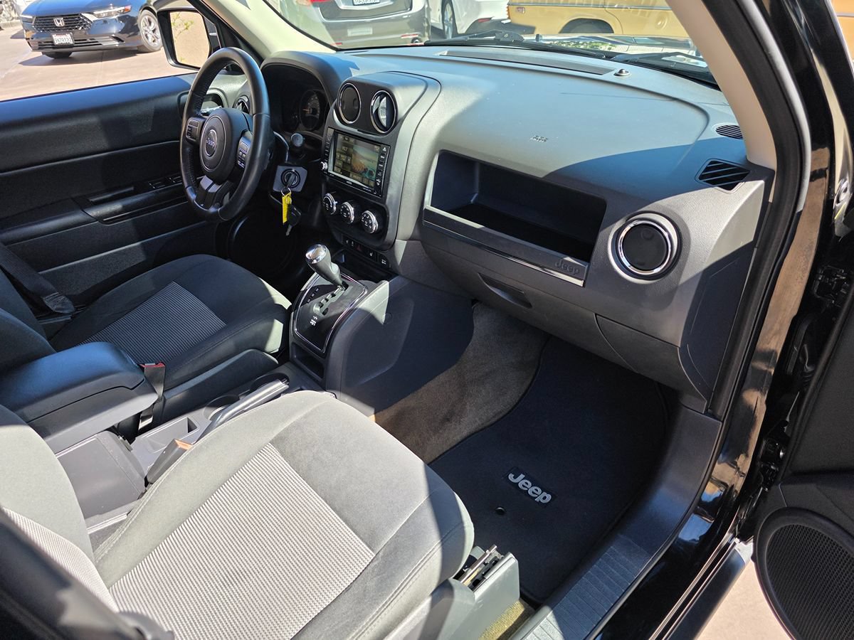 Used 2017 Jeep Patriot Latitude FWD image 14