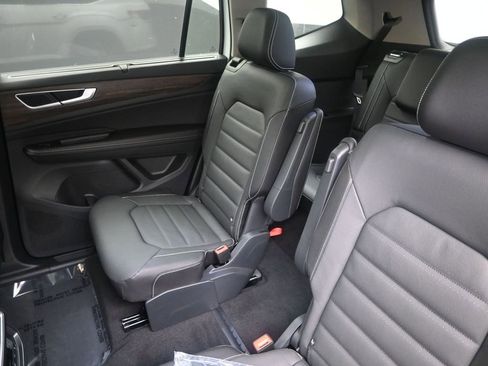 Certified 2025 Volkswagen Atlas SEL image 19