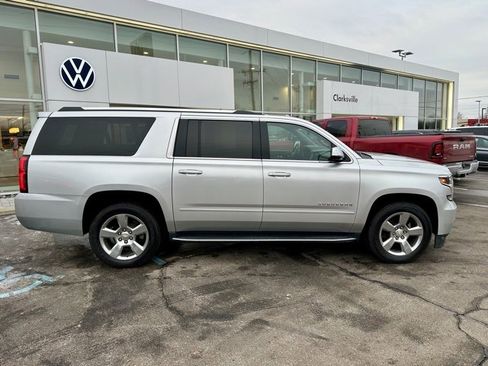 Used 2020 Chevrolet Suburban Premier image 8