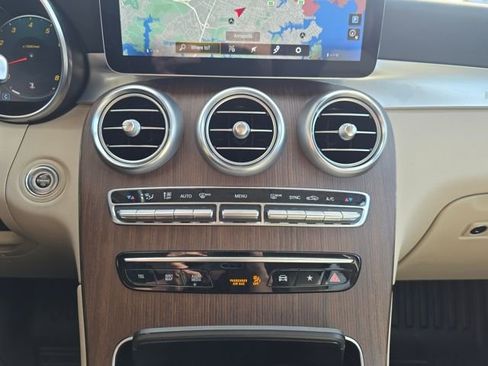 Used 2022 Mercedes-Benz GLC 300 4MATIC image 26