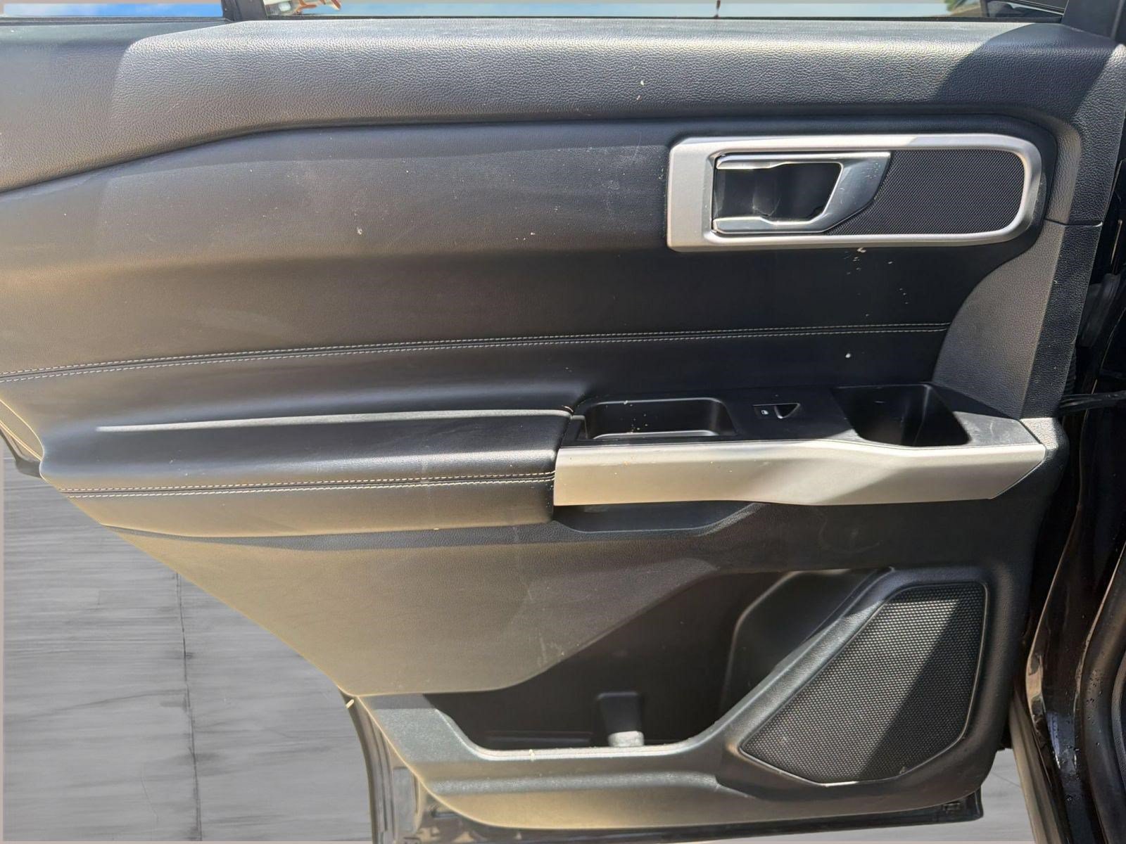 Used 2021 Ford Explorer XLT w/ Equipment Group 202A RWD image 14
