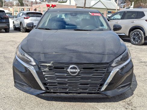 Used 2024 Nissan Altima 2.5 SV w/ SV Premium Package image 2