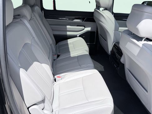 Used 2022 Jeep Wagoneer Series II w/ Premium Group I image 44