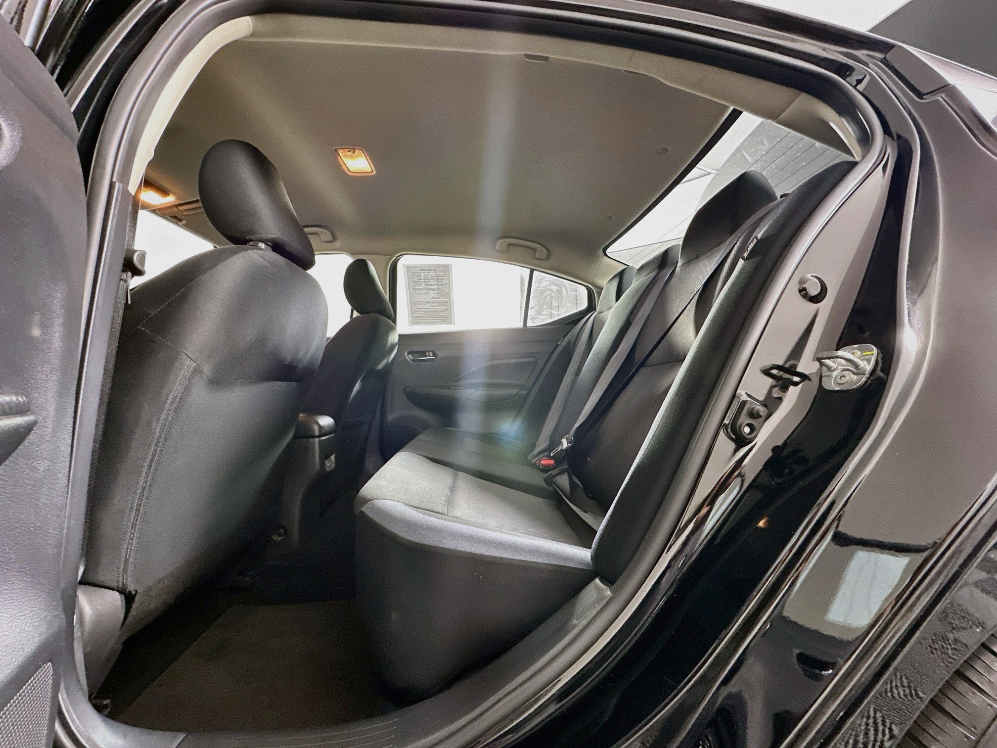 Used 2025 Nissan Versa SV FWD image 27