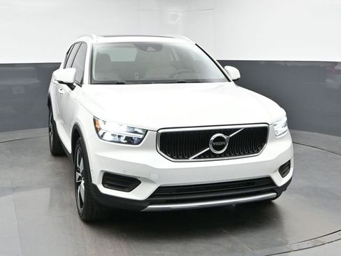 Used 2019 Volvo XC40 T5 Momentum AWD/4WD image 2