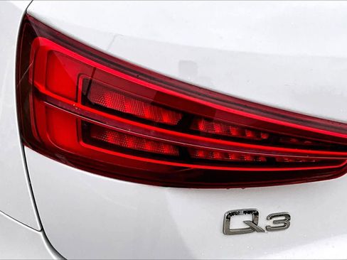 Used 2017 Audi Q3 2.0T Premium Plus w/ Premium Plus Package image 27