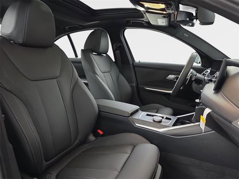 New 2026 BMW 330i xDrive Sedan w/ M Sport Package image 10